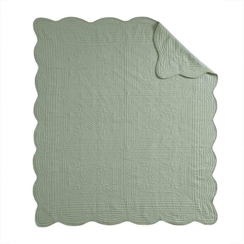Madison Park Cotton Oversized Quilted Throw with Scalloped Edges in Green