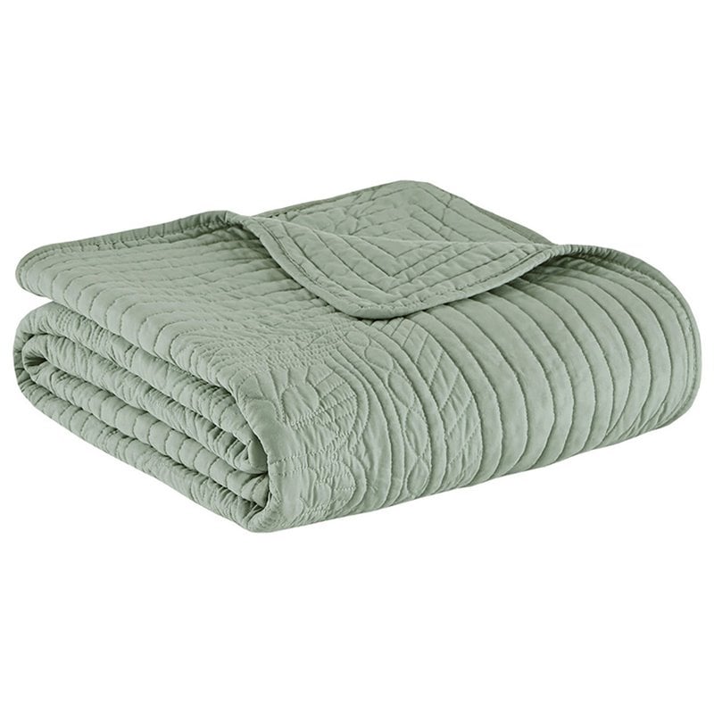 Madison Park Cotton Oversized Quilted Throw with Scalloped Edges in Green
