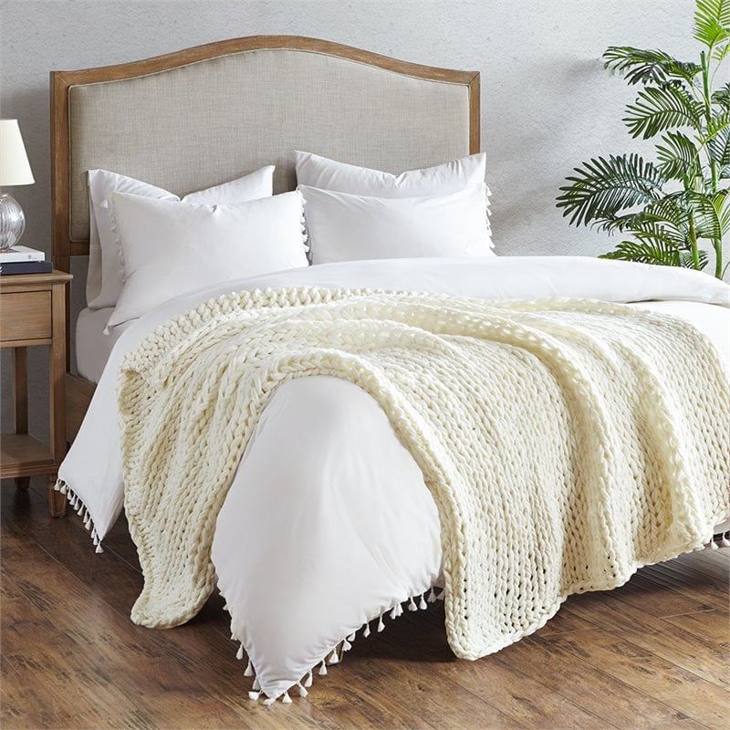 Madison Park Farmhouse Acrylic Fabric Chunky Double Knit Throw in Ivory