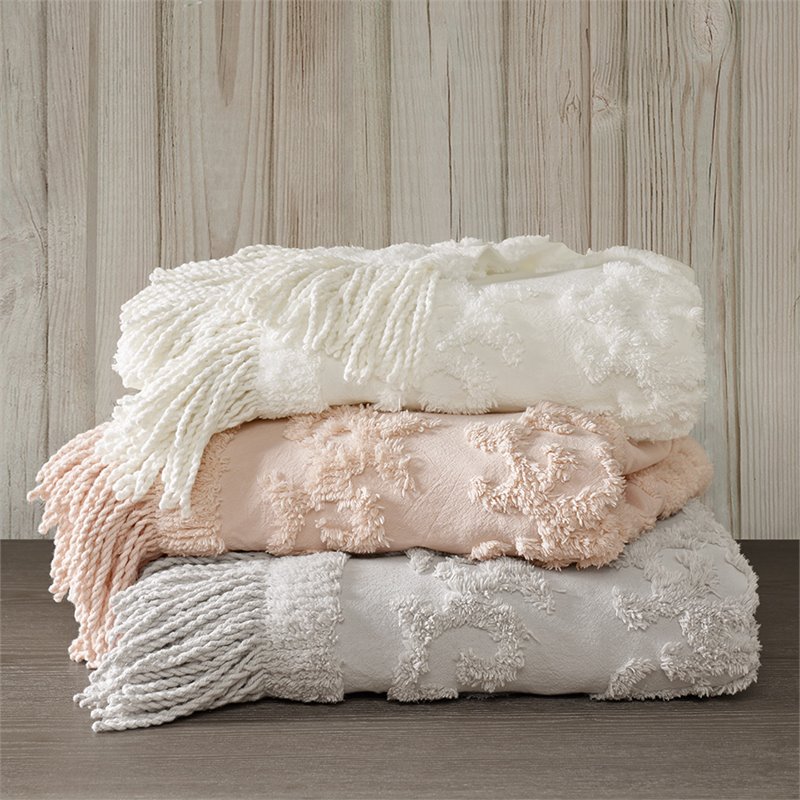 Madison Park Contemporary Cotton Chenille Tufted Throw in Pink