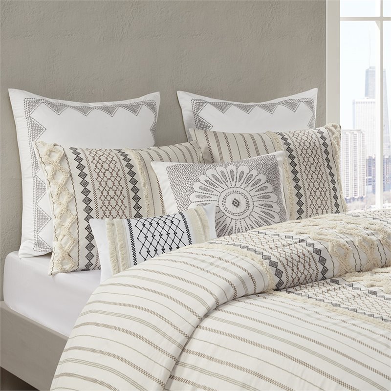 INK+IVY Bea Oblong Modern Cotton Embroidered Pillow in Ivory