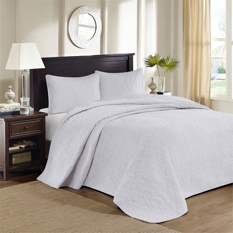 Madison Park Quebec 3-Piece Polyester Brushed Microfiber Bedspread Set in White