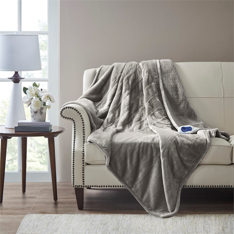Beautyrest Polyester Knitted Microlight/Berber Solid Heated Throw in Gray