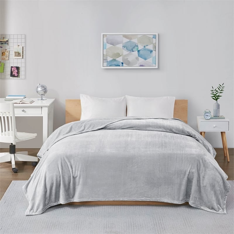 Intelligent Design Polyester Microlight Plush Brushed Oversized Blanket in Gray
