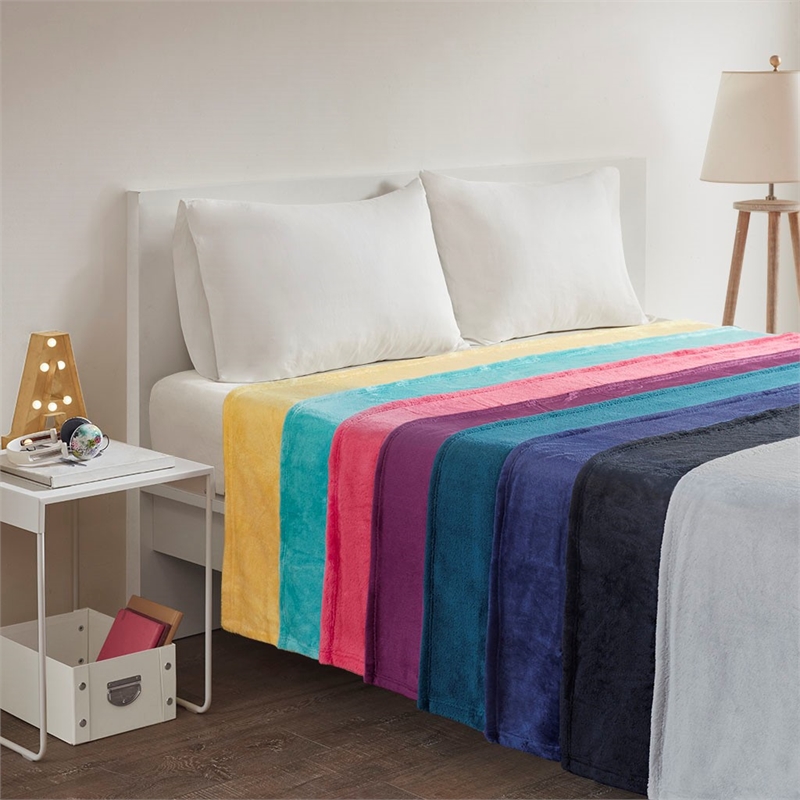 Intelligent Design Polyester Microlight Plush Brushed Oversized Blanket in Gray