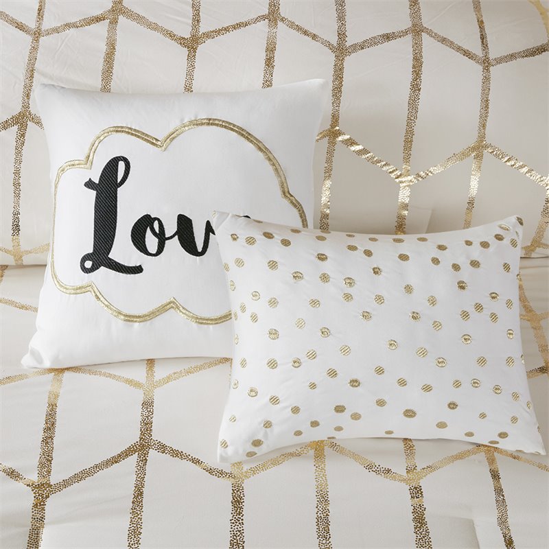 Intelligent Design Raina Polyester Microfiber Comforter Set in Ivory