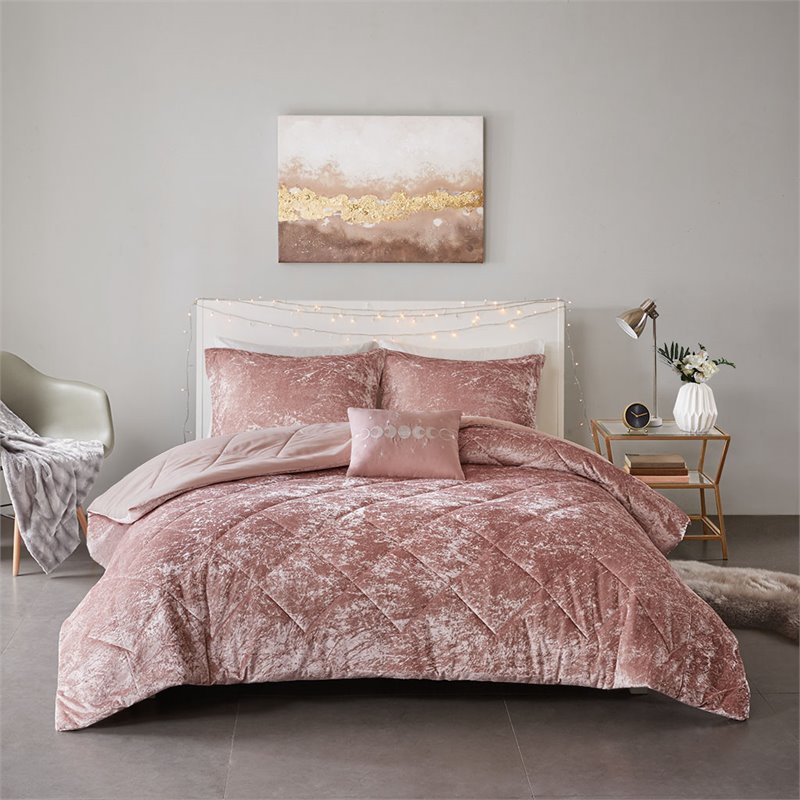 Intelligent Design Felicia Polyester Velvet Comforter Set in Blush Pink