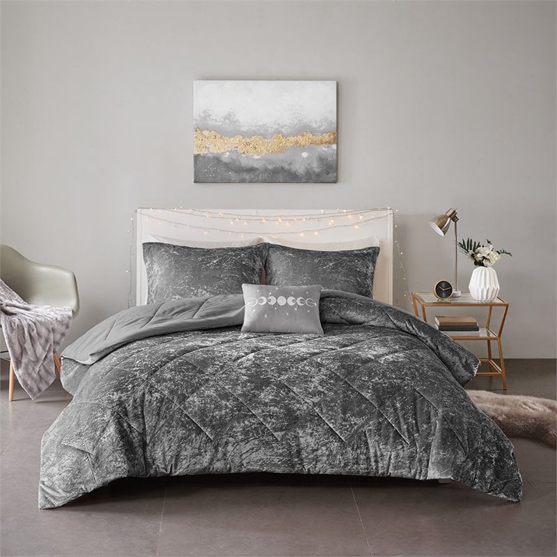 Intelligent Design Felicia Polyester Velvet Comforter Set in Gray