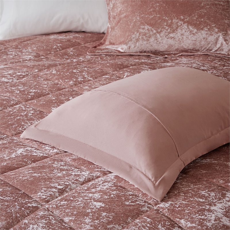 Intelligent Design Felicia Polyester Velvet Twin/Twin XL Duvet Cover Set in Pink