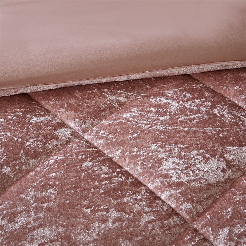 Intelligent Design Felicia Polyester Velvet Twin/Twin XL Duvet Cover Set in Pink