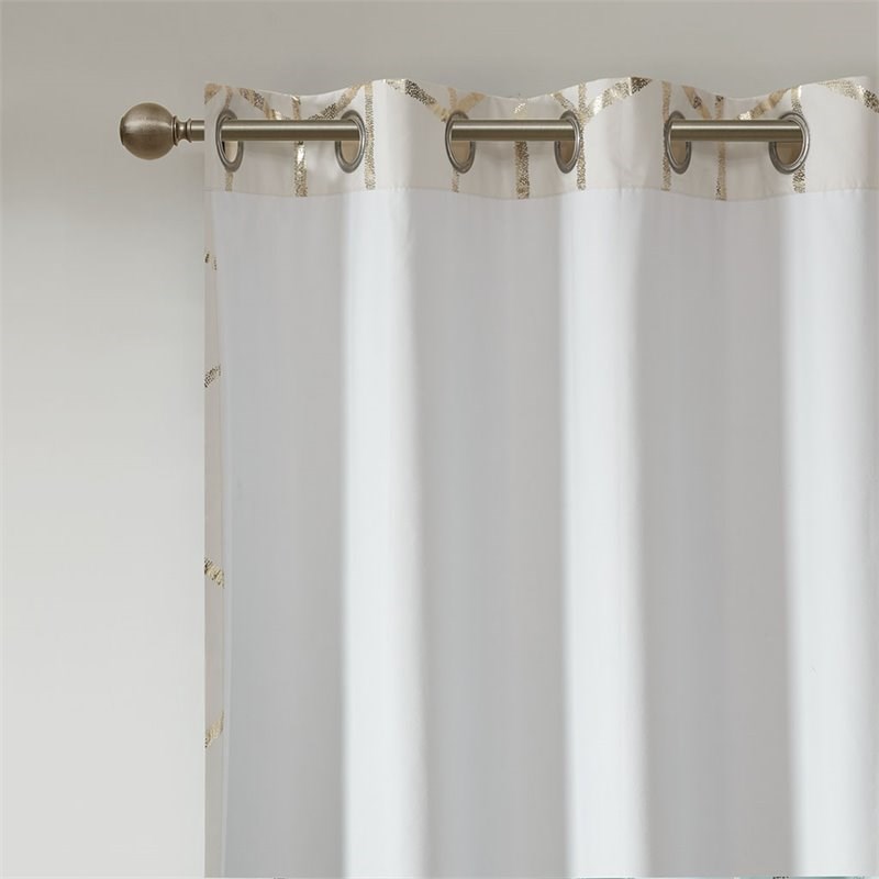 Intelligent Design Raina Microfiber Total Blackout Window Panel in Ivory/Gold