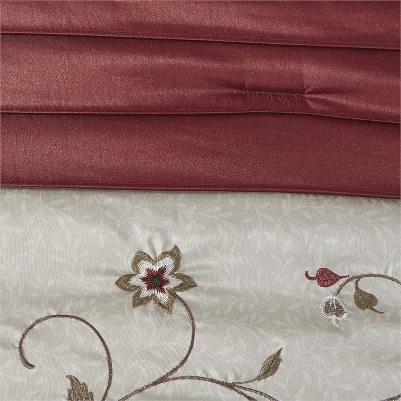 Madison Park Serene 7-piece Polyester Polyoni Comforter Set in Red/Ivory