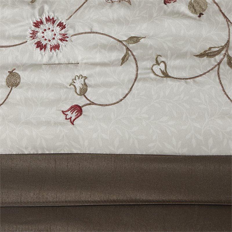Madison Park Serene 7-piece Polyester Polyoni Comforter Set in Red/Ivory