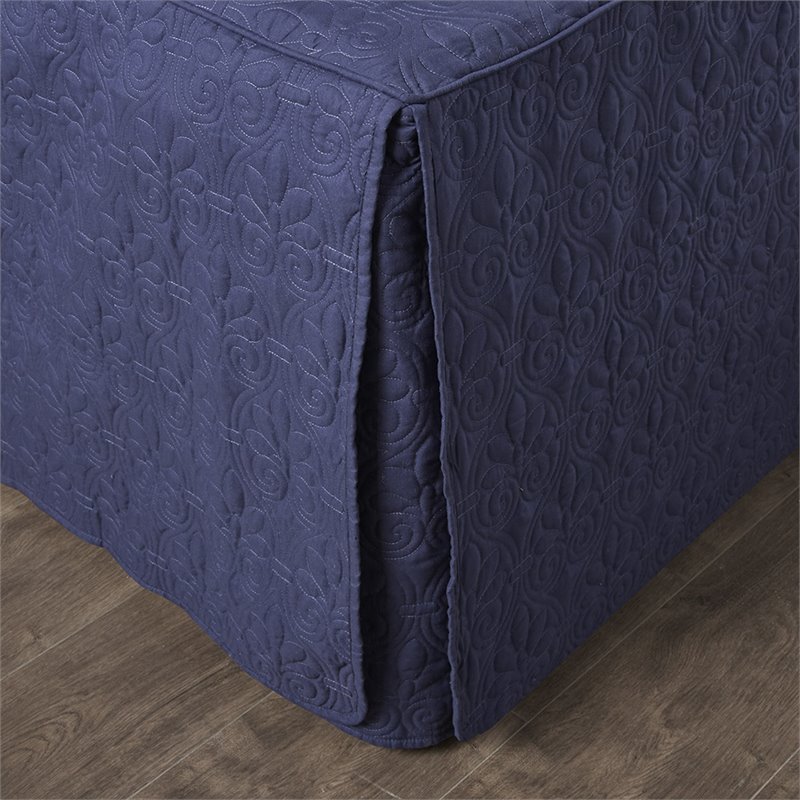 Madison Park Traditional 100 Percent Polyester Fitted Bedspread in Navy