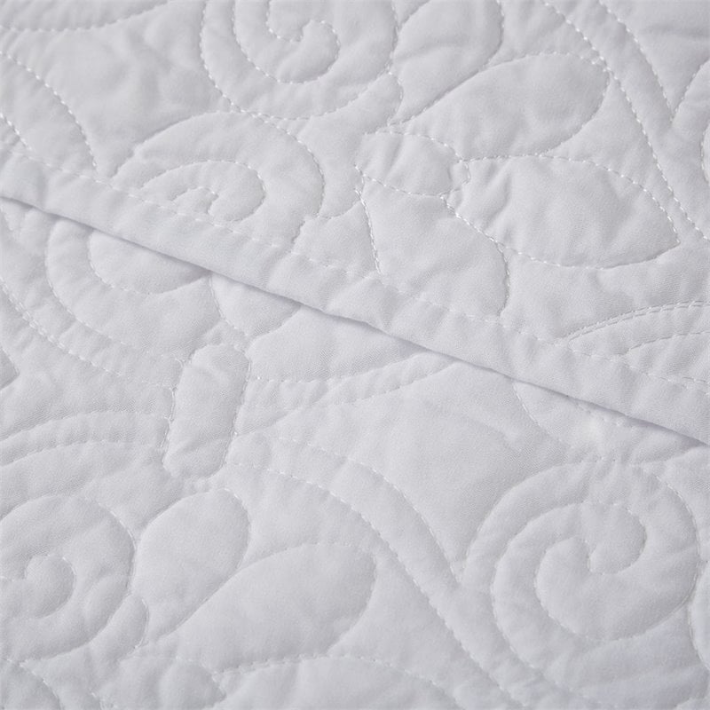 Madison Park 100 Percent Polyester Microfiber Oversized Quilted Throw in White