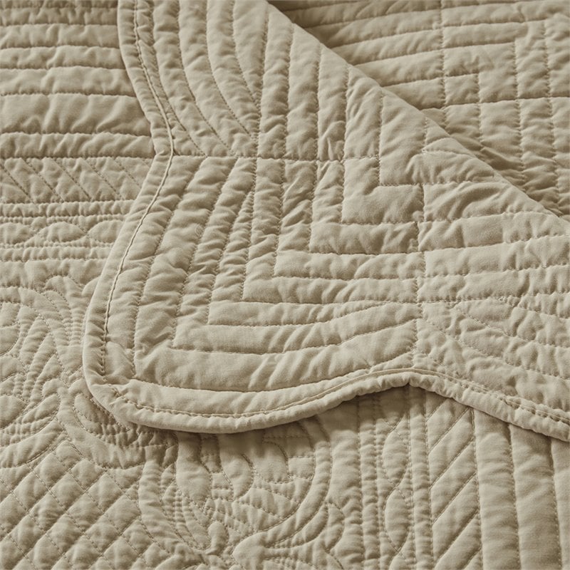 Madison Park Microfiber Oversized Quilted Throw with Scalloped Edges in Brown