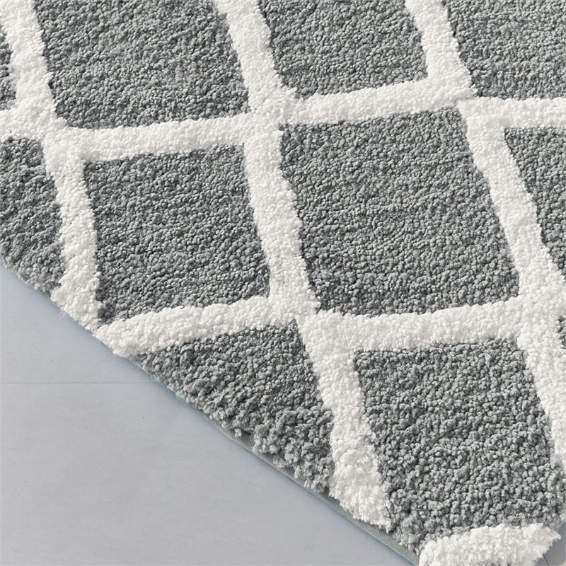 Madison Park Bittman Polyester Reversible Tufted Microfiber Rug in Gray