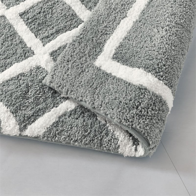 Madison Park Bittman Polyester Reversible Tufted Microfiber Rug in Gray