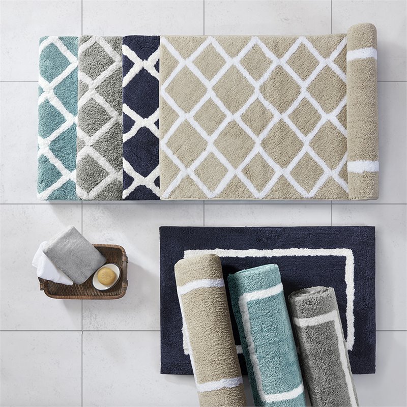 Madison Park Bittman Polyester Reversible Tufted Microfiber Rug in Aqua Blue