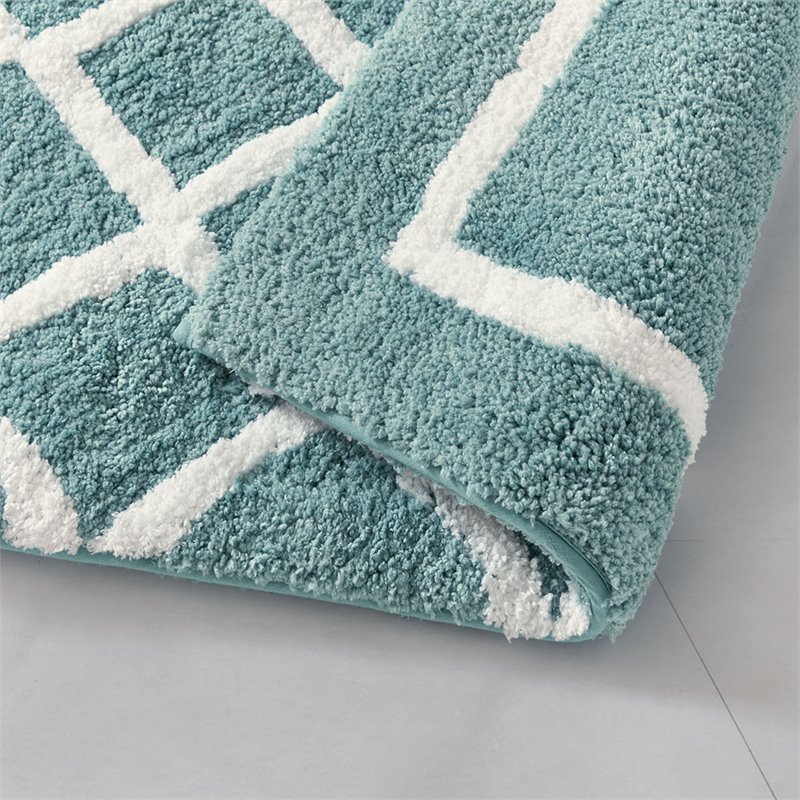 Madison Park Bittman Polyester Reversible Tufted Microfiber Rug in Aqua Blue