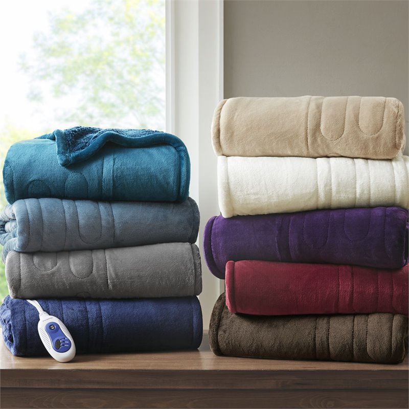 Beautyrest Polyester Microlight and Berber Solid Heated Throw in Blue