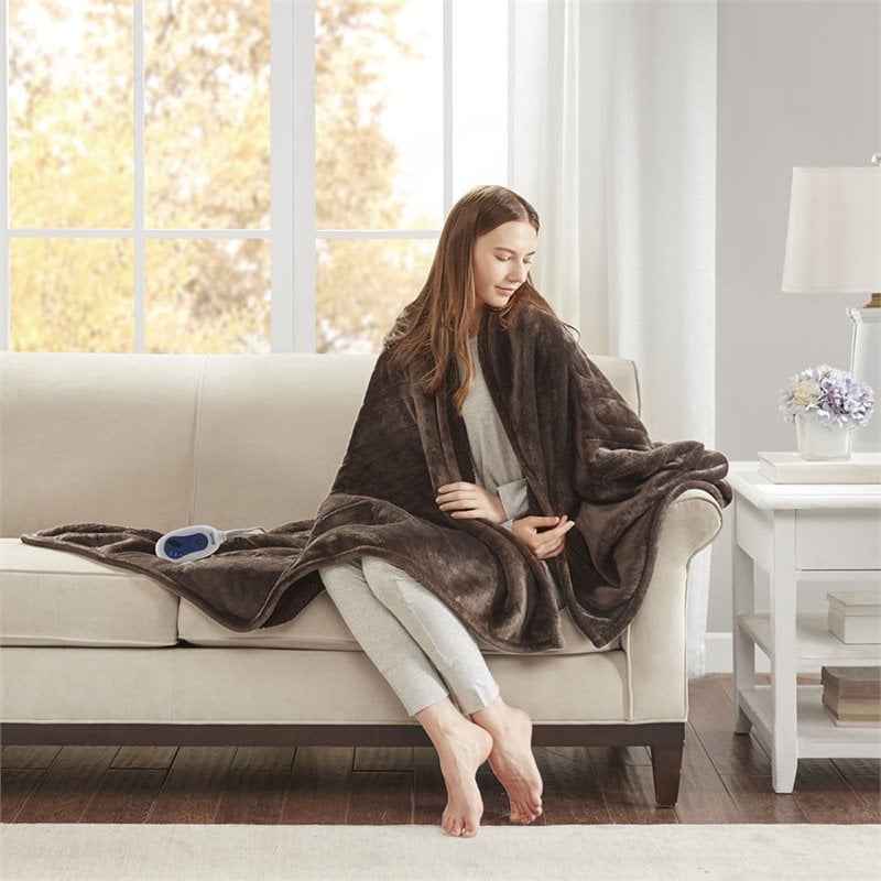 Beautyrest Polyester Microlight and Berber Solid Heated Throw in Brown