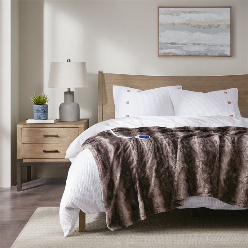 Beautyrest Polyester Faux Tip Dye Long Fur Heated Throw in Chocolate