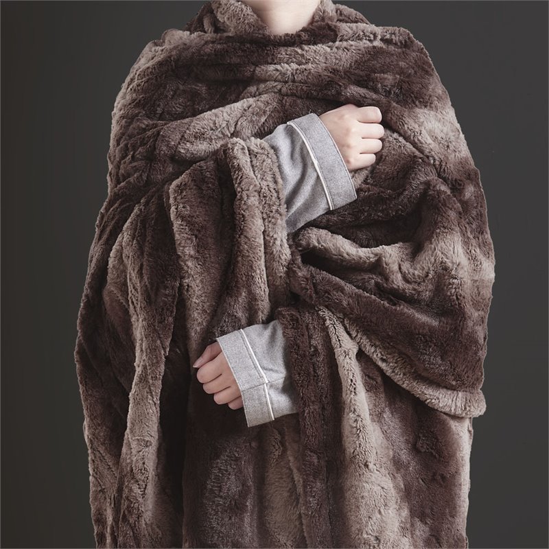 Beautyrest Polyester Faux Tip Dye Long Fur Heated Throw in Chocolate