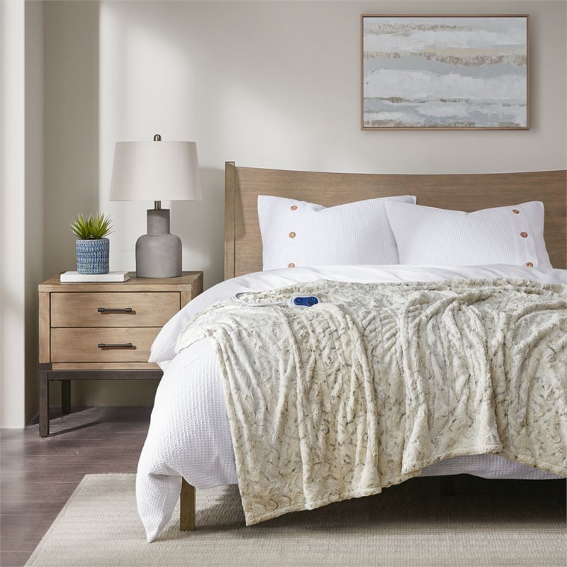 Beautyrest Polyester Faux Fur Heated Throw in Snow Leopard White Finish