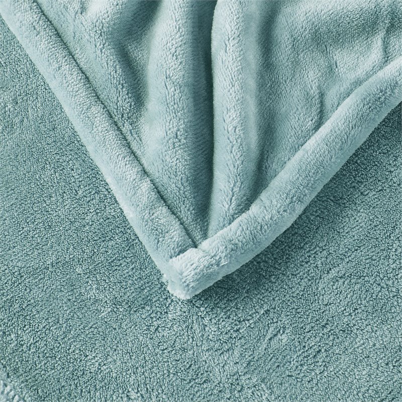 Beautyrest Polyester Solid Microlight Heated Throw in Aqua Blue