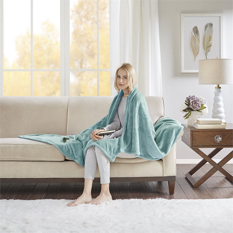 Beautyrest Polyester Solid Microlight Heated Throw in Aqua Blue