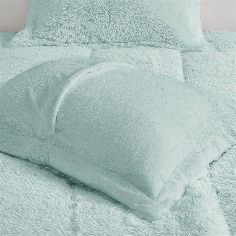 Intelligent Design Polyester Back Solid Shaggy Long Fur Comforter Set in Aqua