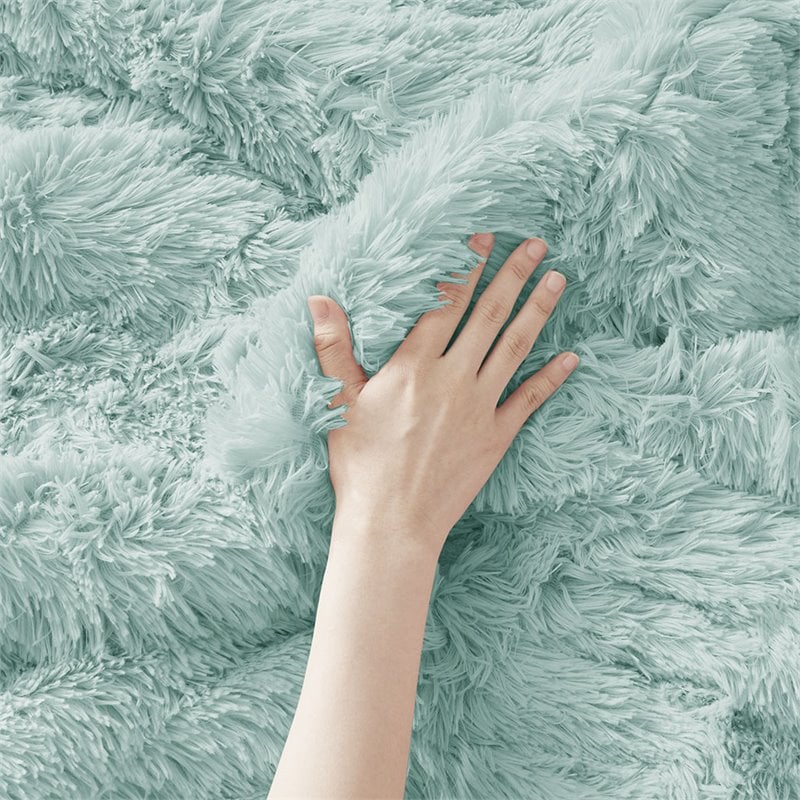 Intelligent Design Polyester Back Solid Shaggy Long Fur Comforter Set in Aqua