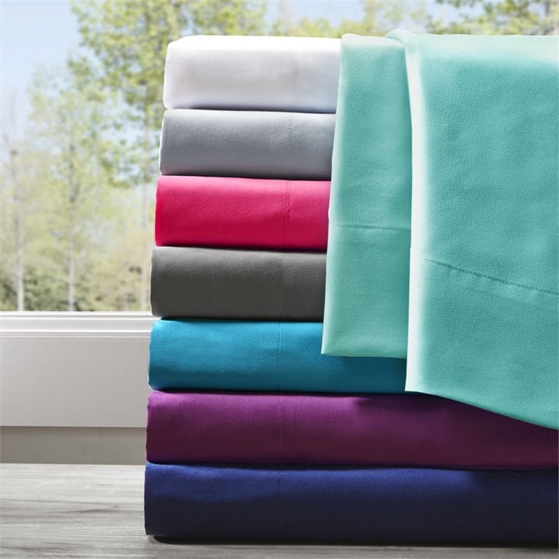 Intelligent Design Polyester Microfiber Fabric Solid Sheet Set in White