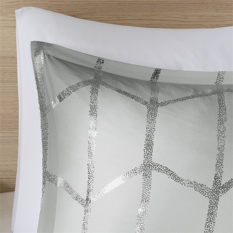 Intelligent Design Polyester Twin/Twin XL Duvet Cover Set in Gray/Silver