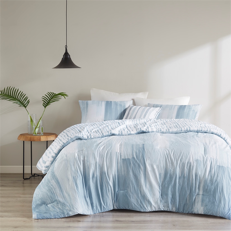 N Natori Brush Stroke 4-Piece Reversible Seersucker Comforter Set in Blue Finish