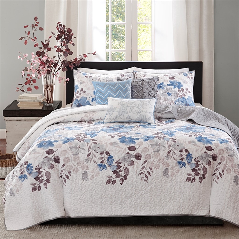 Madison Park Luna 6 Piece Printed Quilt Set with Throw Pillows in Taupe