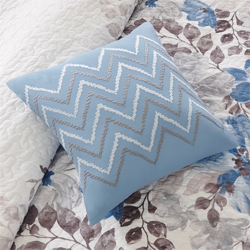 Madison Park Luna 6 Piece Printed Quilt Set with Throw Pillows in Taupe
