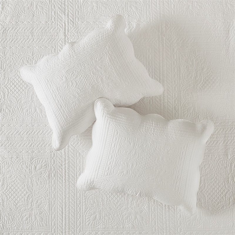 Madison Park Tuscany 3 Piece Reversible Scalloped Edge Quilt Set in White