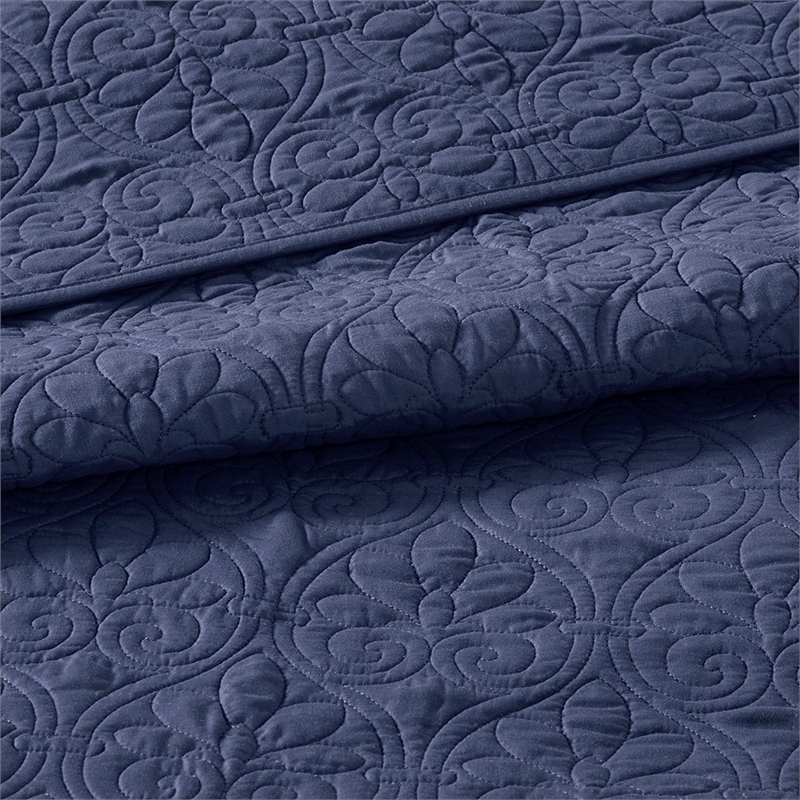 Madison Park Quebec Reversible Bedspread Set in Navy