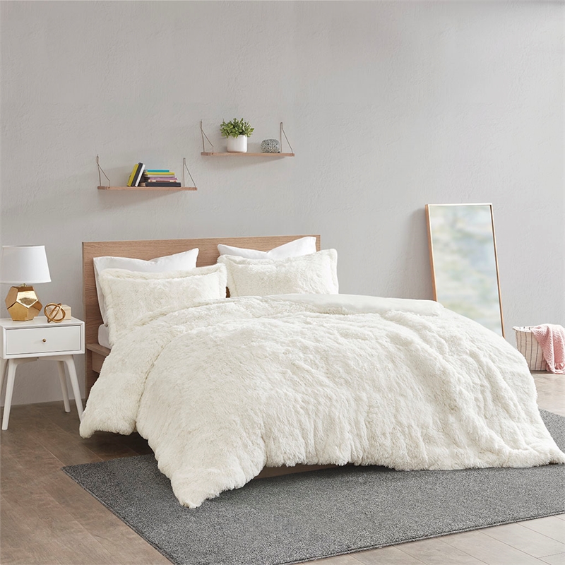 Intelligent Design Malea Shaggy Fur Duvet Cover Set in Ivory