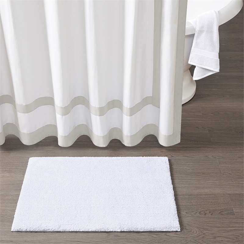 Madison Park Signature Marshmallow Bath Rug in White