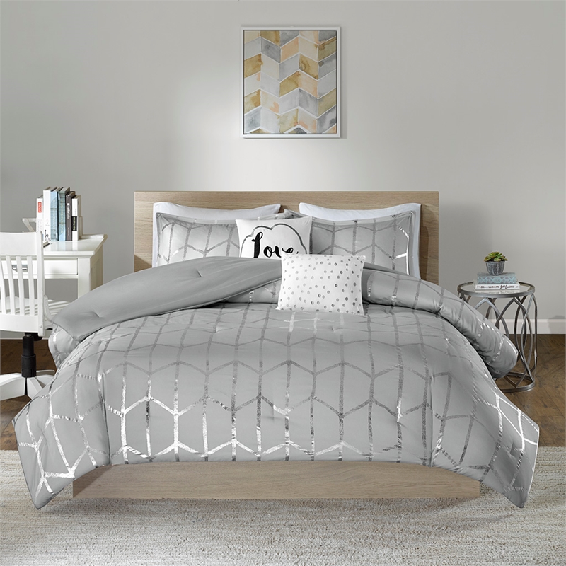 Intelligent Design Raina Metallic Printed Comforter Set in Grey and Silver
