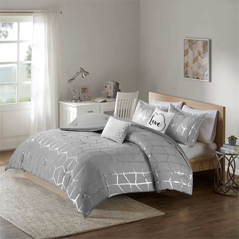 Intelligent Design Raina Metallic Printed Comforter Set in Grey and Silver