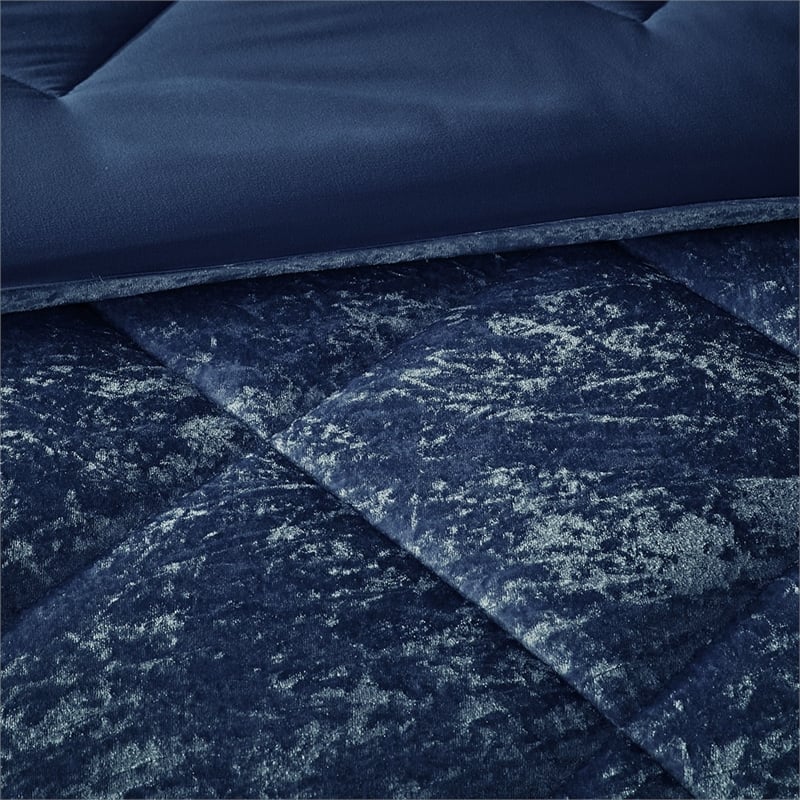 Intelligent Design Felicia Velvet Comforter Set in Navy