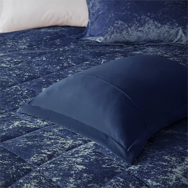 Intelligent Design Felicia Velvet Comforter Set in Navy