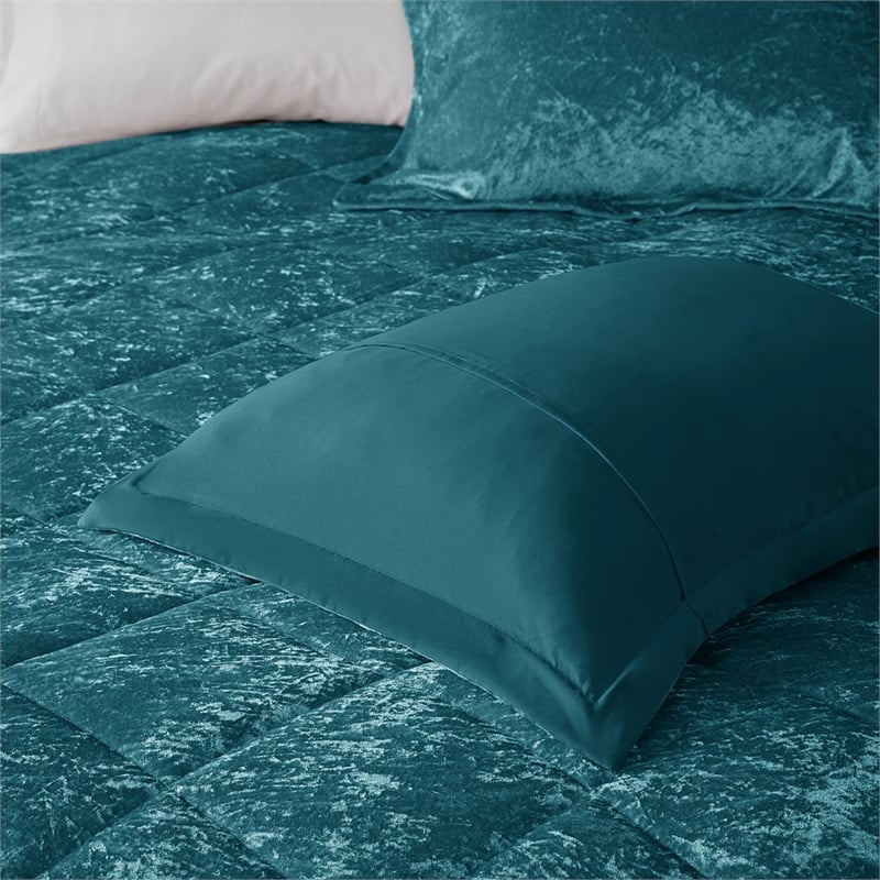 Intelligent Design Felicia Velvet Comforter Set in Teal