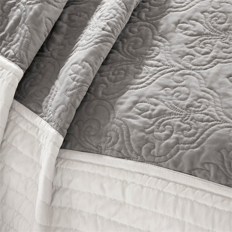 Madison Park Attingham 7-Piece Quilt Set with Euro Shams & Throw Pillows - Black