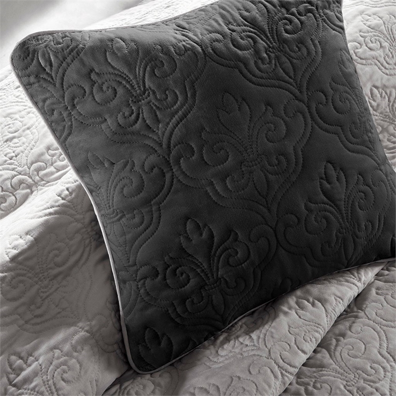 Madison Park Attingham 7-Piece Quilt Set with Euro Shams & Throw Pillows - Black
