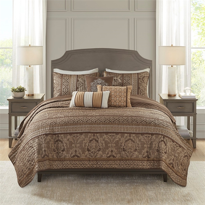 Madison Park Bellagio 6-Piece Jacquard Quilt Set with Throw Pillows - Brown/Gold